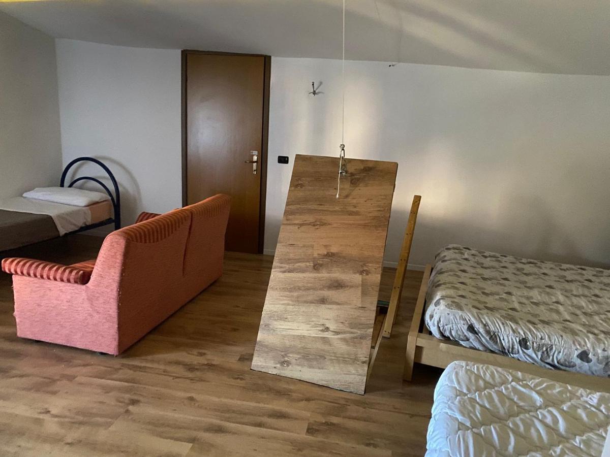 Lovely 1 Room Bedroom Loft, 20 Mins To Bgy Airport Pradalunga Eksteriør bilde
