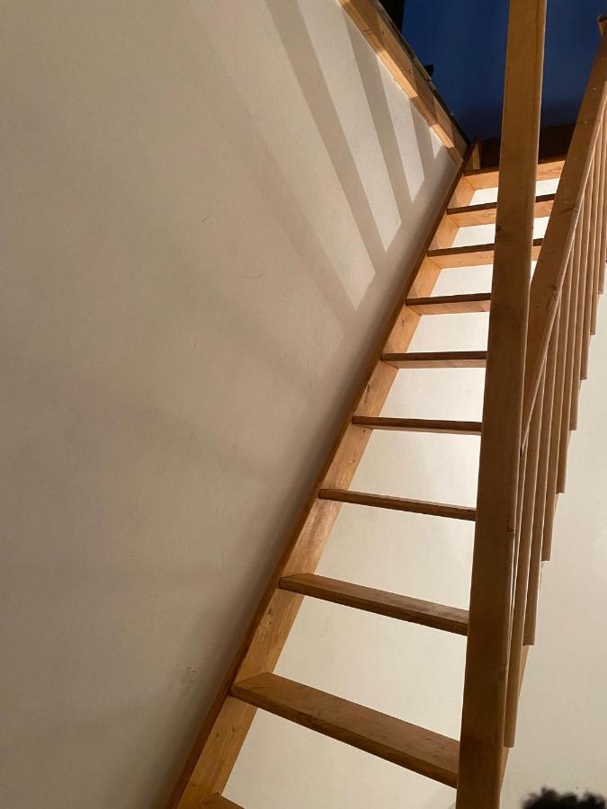 Lovely 1 Room Bedroom Loft, 20 Mins To Bgy Airport Pradalunga Eksteriør bilde