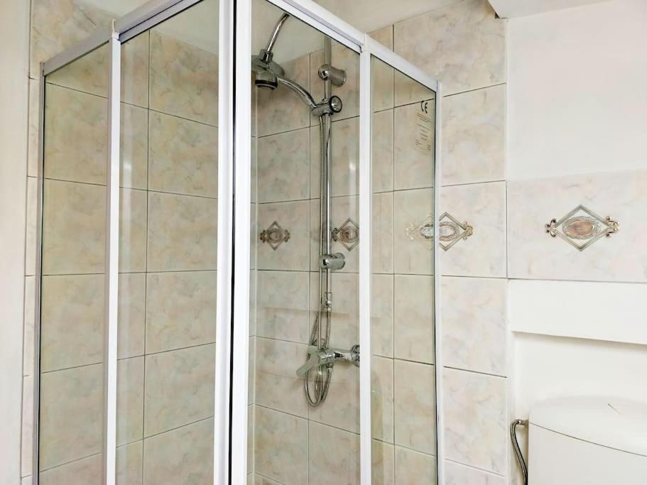 Lovely 1 Room Bedroom Loft, 20 Mins To Bgy Airport Pradalunga Eksteriør bilde